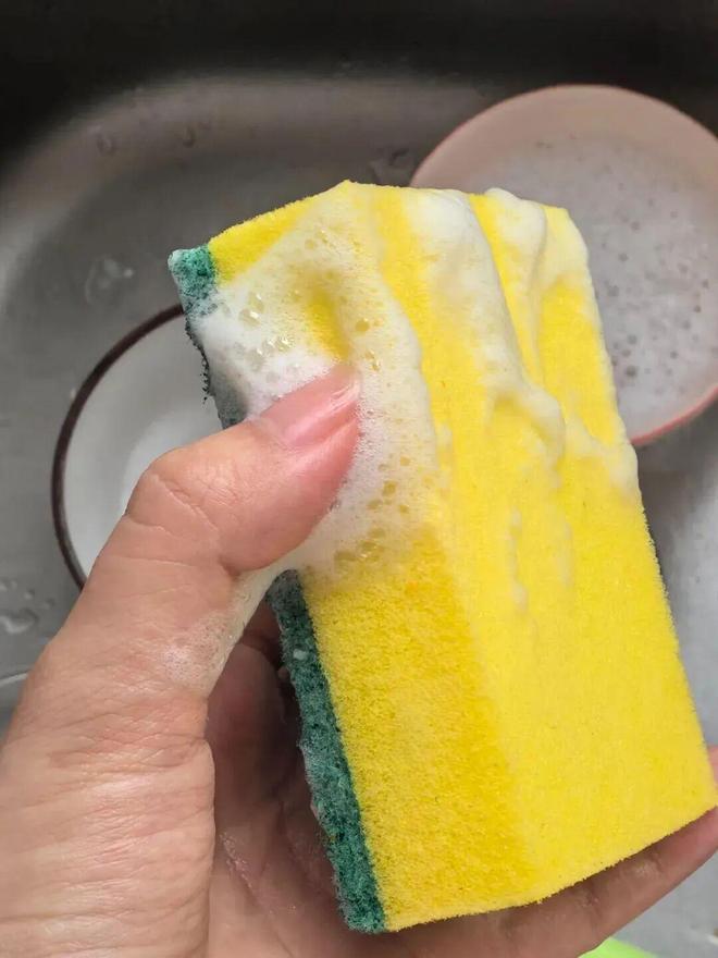 都是“霉菌重灾区”很多人每天都在用j9九游会登录惊到了！家里这些东西(图10)