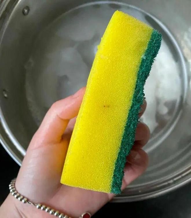 都是“霉菌重灾区”很多人每天都在用j9九游会登录惊到了！家里这些东西(图26)